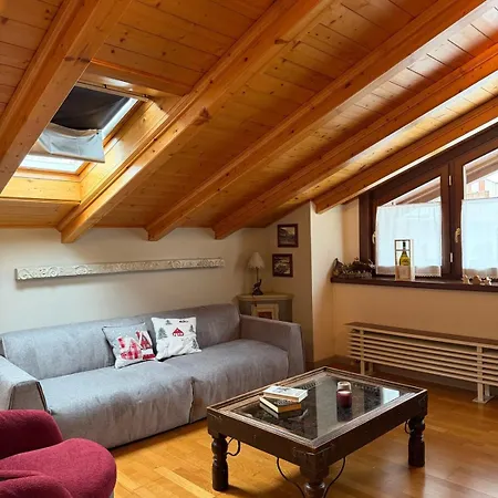 Urban Attic Apartamento *